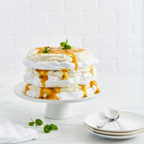 Cake stands and plates