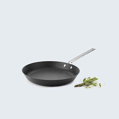 TechnIQ 26cm Modern Skillet