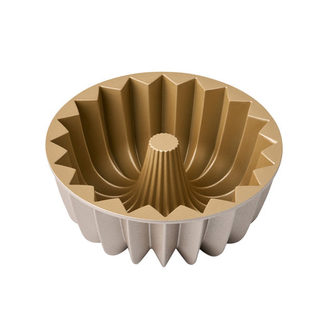 French Wreath Fluted Cake Pan