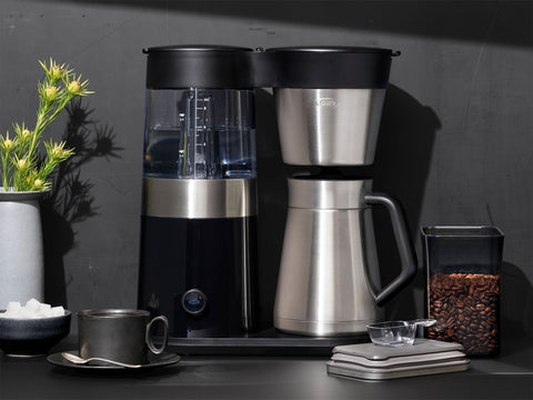 Good Grips POP Container Small Square Short with Coffee Scoop 1 L