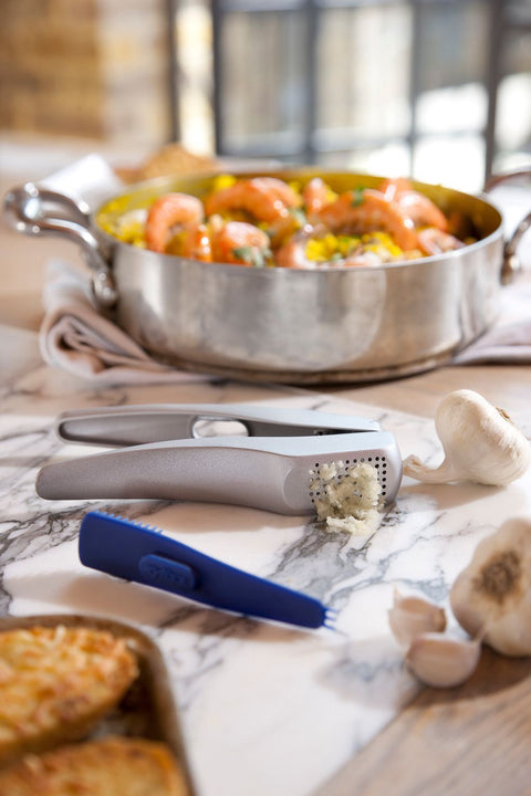 Garlic Press 'Susi 3' with Cleaner CDU/12