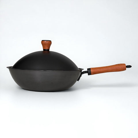 Rust-Resistant Iron Wok with Black Lid 30cm