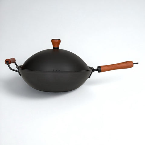 Rust-Resistant Iron Wok with Black Lid 33cm