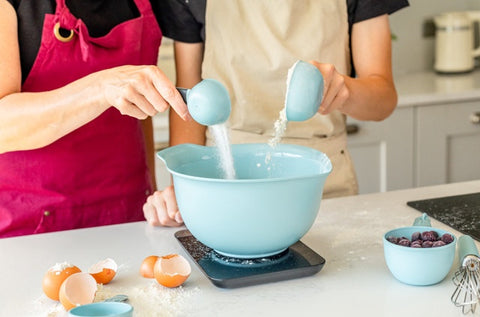 Set of Four Measuring Cups, Mineral Water, Carded