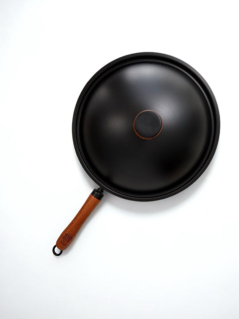 Rust-Resistant Iron Wok with Black Lid 30cm
